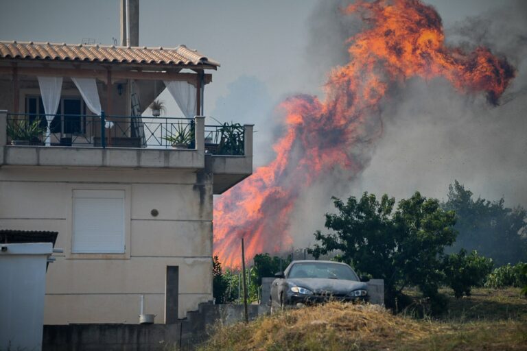 Ηλεία: Σε ύφεση η φωτιά στην Λυνίσταινα – Καλή η εικόνα σε Αγία Κυριακή και Ελληνοχώρι