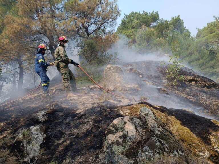 Βουλή: Κοινή τροπολογία αντιπολίτευσης για τους εποχικούς πυροσβέστες