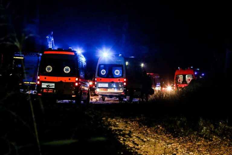 Πτώση αεροσκάφους στην Καβάλα: Ανασύρθηκαν και οι 8 σοροί