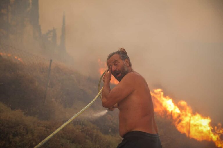 Φωτιά στην Πεντέλη: «Είχαμε προειδοποιήσει από τη Δευτέρα για τον κίνδυνο πυρκαγιάς», λέει το Εθνικό Αστεροσκοπείο Αθηνών