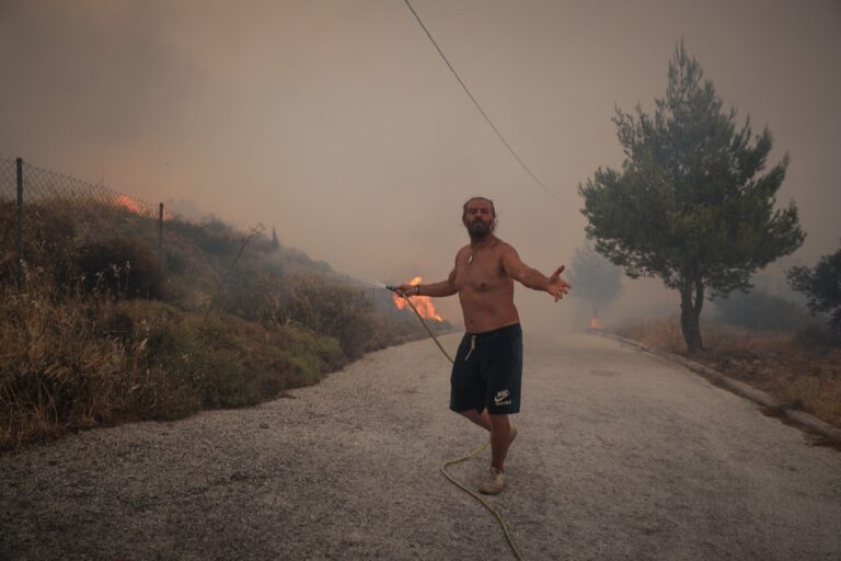 H καταστροφή στην Πεντέλη από το 1984 ως σήμερα – Αντί να αυξάνονται τα δέντρα, αυξάνονται τα σπίτια