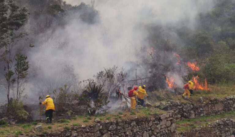 Περού: Πυρκαγιά απειλεί το ιστορικό μνημείο Μάτσου Πίτσου