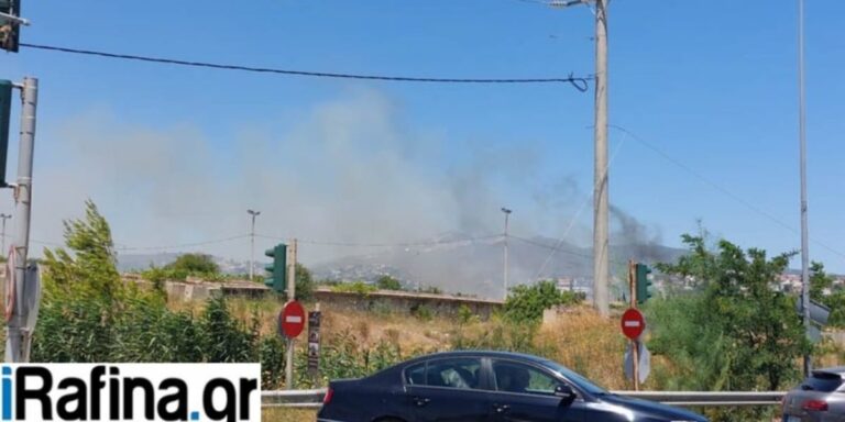 Φωτιά στo Πικέρμι πίσω από το εκπτωτικό χωριό