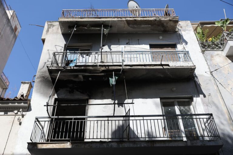 Βίντεο-ντοκουμέντο: Η έφοδος της ΕΛ.ΑΣ. στο υπό κατάληψη διαμέρισμα στα Εξάρχεια – Εκεί έμενε ο Μαροκινός που συνελήφθη για απόπειρα βιασμού