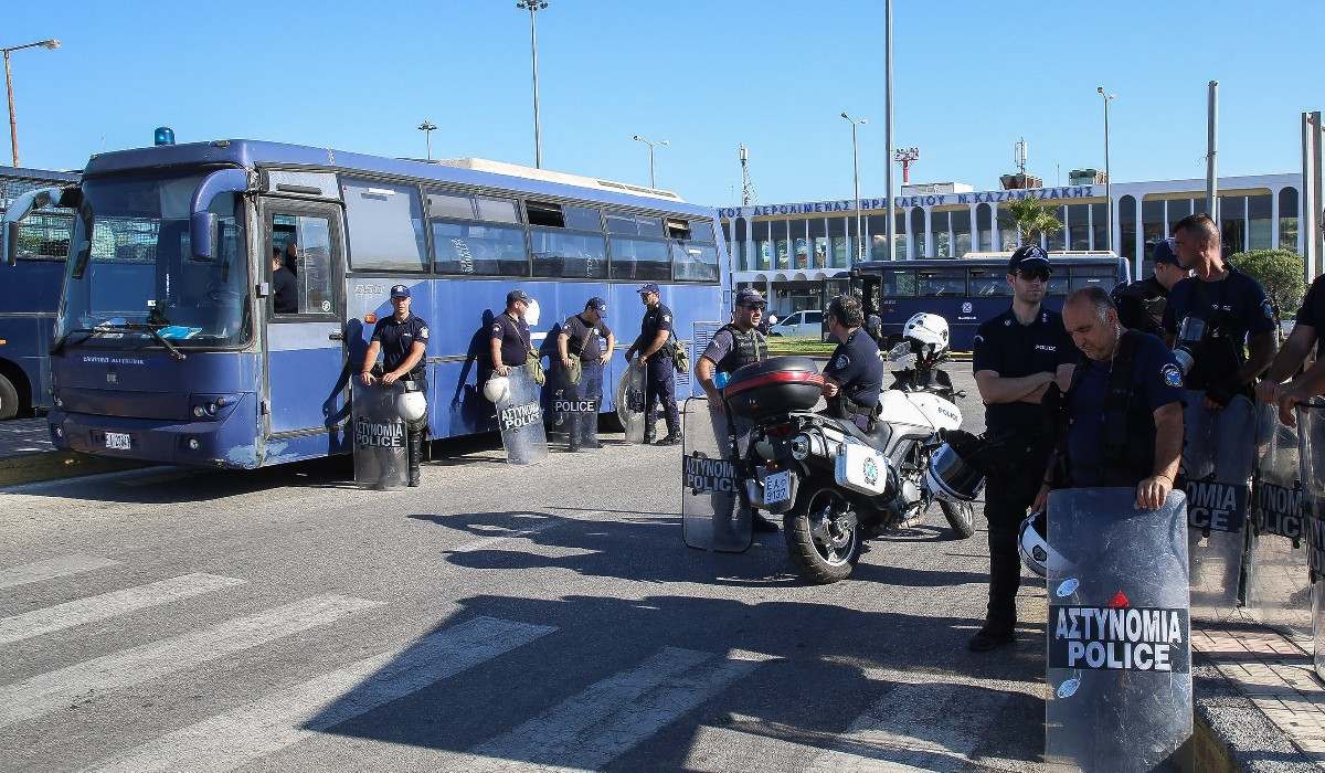Αστυνομικοί στο Αεροδρόμιο του Ηρακλείου Κρήτης
