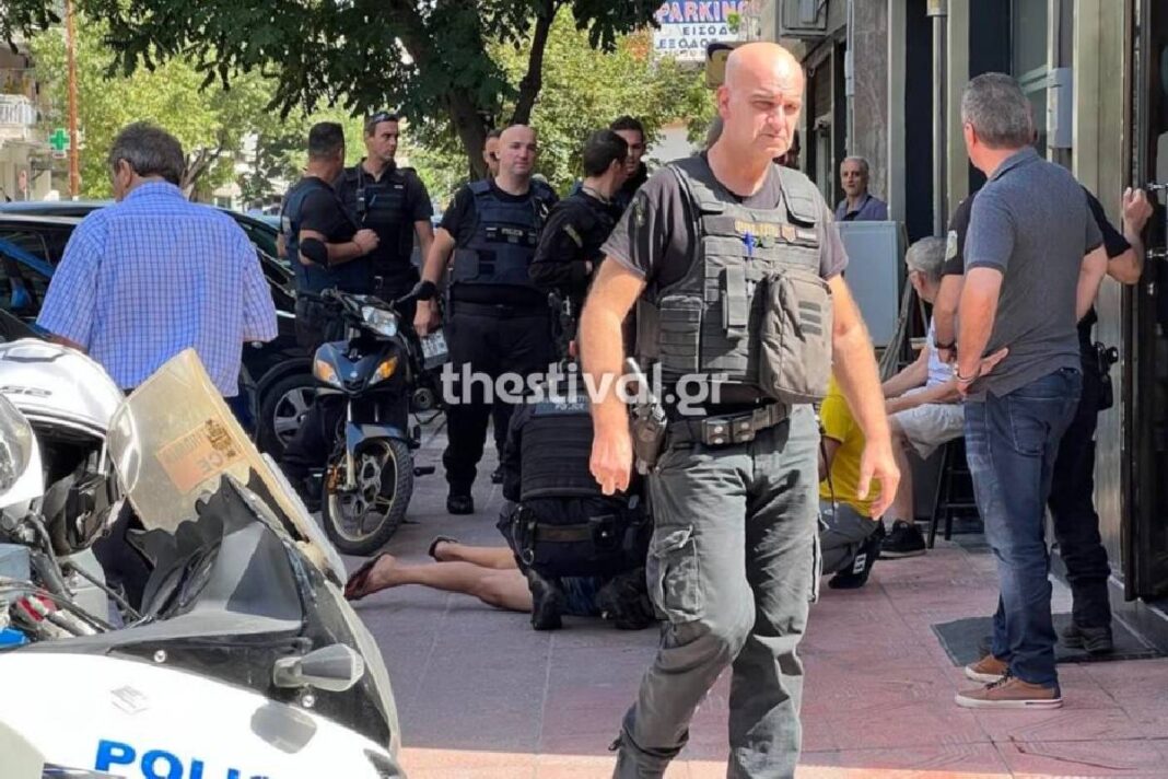 Συνελήφθη ο άνδρας στην Θεσσαλονίκη που βγήκε με πιστόλι στο δρόμο