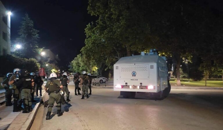 ΚΚΕ: «Καταδικάζουμε την απαράδεκτη και επικίνδυνη επίθεση των ΜΑΤ σε φοιτητές εντός του ΑΠΘ»