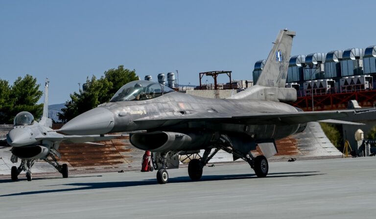 Έφτασαν τα πρώτα F-16 Viper στην Τανάγρα (εικόνες)