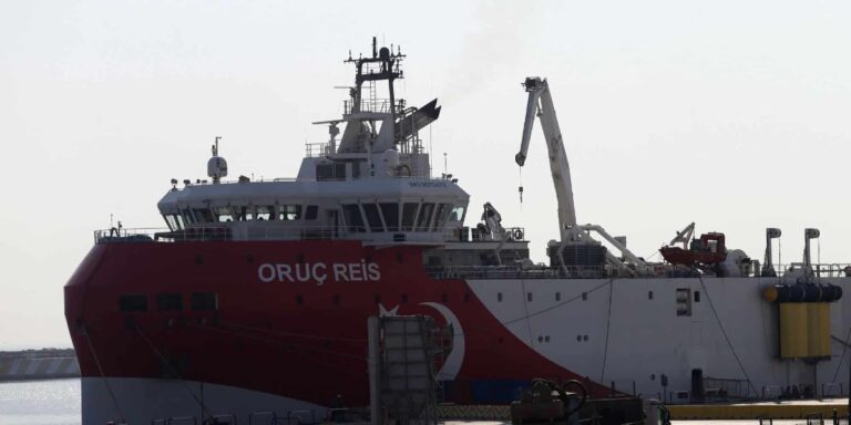 Βγαίνει στη Μεσόγειο το Oruc Reis για νέες έρευνες: Εκδόθηκε NAVTEX – «Ολοκληρώνουμε τις εργασίες και το στέλνουμε» λέει ο Ντονμέζ