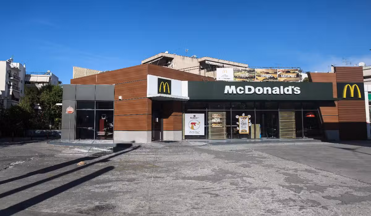 palaio faliro listeia mc donalds 23 9 2022