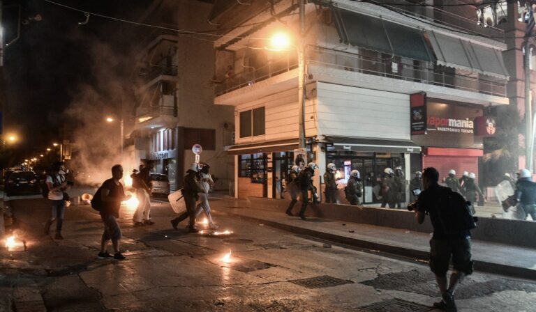 Επεισόδια στη Νίκαια μετά την πορεία στη μνήμη του Παύλου Φύσσα (βίντεο)