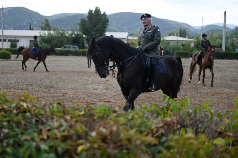 ΓΕΕΘΑ: Ιδρύεται ξανά το ιππικό – Αναλαμβάνει διοικητής πρώην δήμαρχος