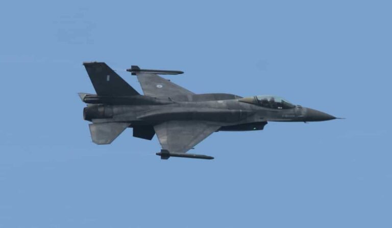 Το συγκινητικό μήνυμα του πιλότου F-16: «Είμαστε και θα παραμένουμε έτοιμοι – Τιμή σε εκείνους που φυλλάττουν Θερμοπύλες»