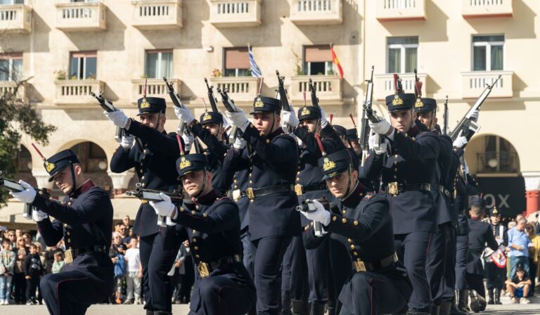 Θεσσαλονίκη: Εντυπωσιακή επίδειξη από τη ΣΣΑΣ στην Αριστοτέλους (εικόνες & βίντεο)