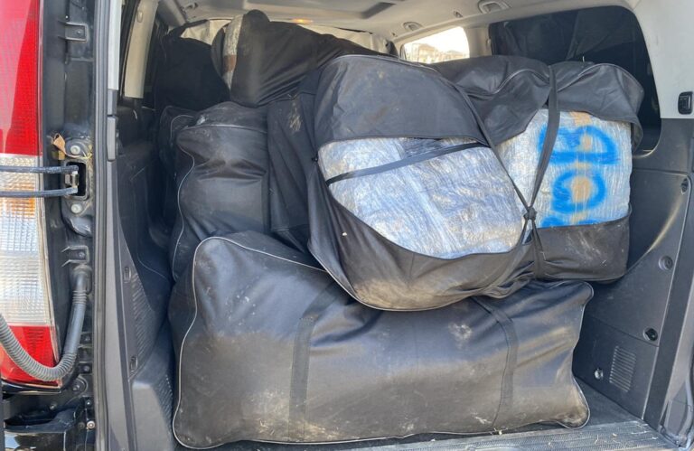 Ιωάννινα: «Λαβράκι» έβγαλαν οι Ηπειρώτες αστυνομικοί –  Κατασχέθηκε φορτίο 375 κιλών ακατέργαστης κάνναβης (εικόνες)