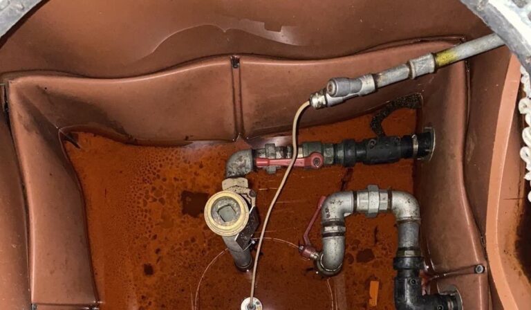 Εξαρθρώθηκε κύκλωμα που διακινούσε νοθευμένα καύσιμα σε βενζινάδικα στην Αττική – 4 συλλήψεις (εικόνες & βίντεο)