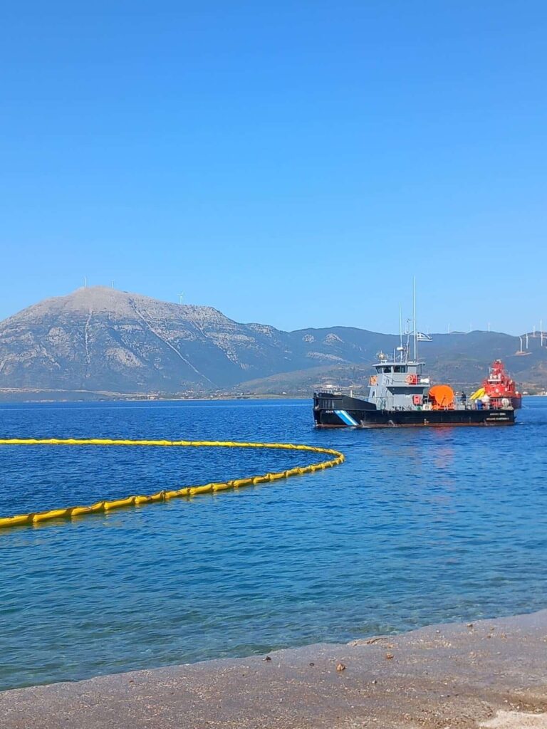 Πάτρα: Η άσκηση του Λιμενικού για την καταπολέμηση της ρύπανσης