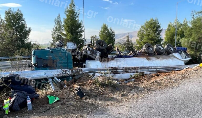 Συναγερμός στη Λάρισα: Τούμπαρε βυτιοφόρο με εύφλεκτο υλικό – Μεγάλη επιχείρηση της Πυροσβεστικής (βίντεο)