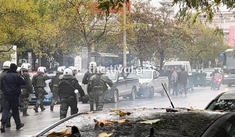 Θεσσαλονίκη: Άγρια επεισόδια έξω από το Ιπποκράτειο μεταξύ Ρομά και ΜΑΤ (βίντεο)