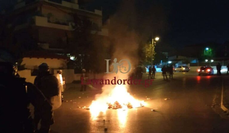 Επεισόδια στο Μενίδι μεταξύ Ρομά και αστυνομικών! (εικόνες)