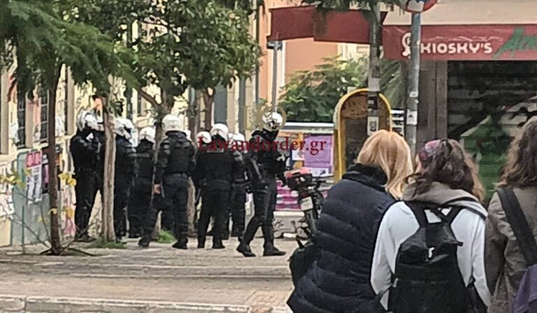 Ένταση στη Νομική: Αστυνομικοί κάνουν ελέγχους μετά τα επεισόδια στην ΑΣΟΕΕ – 32 προσαγωγές (εικόνες)