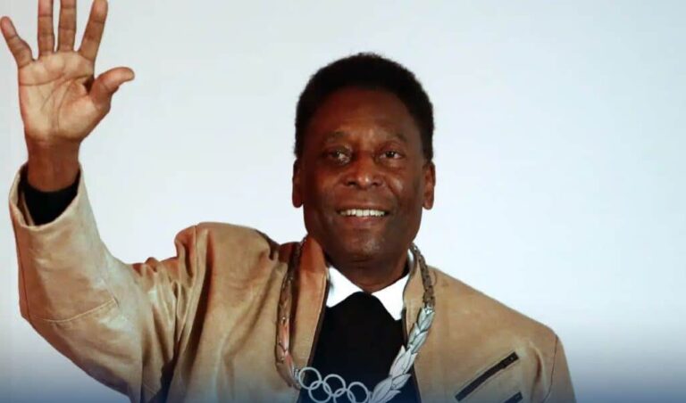 Κρίσιμες ώρες για τον Πελέ: Αποχαιρετά τους δικούς του