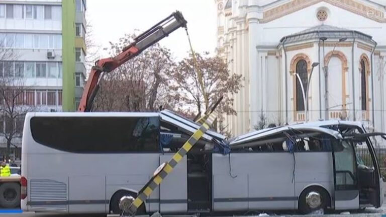 Τροχαίο δυστύχημα στη Ρουμανία: «Θα κινηθούμε νομικά κατά των ρουμανικών αρχών και των ταξιδιωτικών πρακτορείων» λέει επιβάτης του λεωφορείου