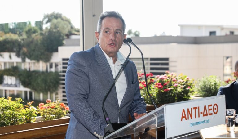 Διαγωνισμός για τηλεοπτικές άδειες: «Η τότε κυβέρνηση ήταν ανίκανη να διαχειριστεί την εξουσία», κατέθεσε ο Τόμπρας 