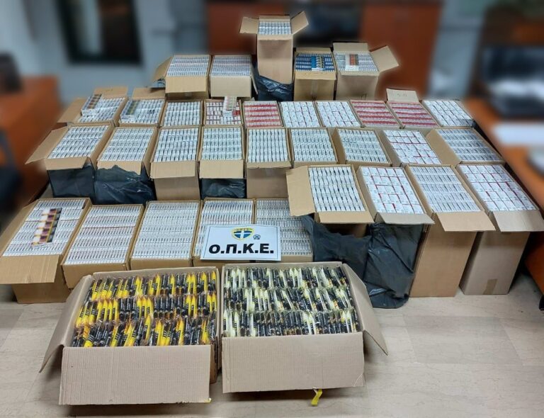 Κομοτηνή: Έκρυβαν στα οχήματά τους 16.500 πακέτα λαθραία τσιγάρα και 30 κιλά καπνό