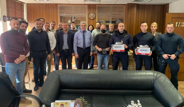 Η ΕΑΣΥΑ παρέδωσε στον Διοικητή Ασφαλείας αντιβαλλιστικά γυαλιά