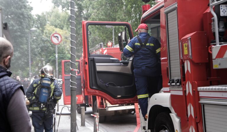 Σοκ στο Παλαιό Φάληρο με τη νεκρή ηλικιωμένη από φωτιά – Έχει προσαχθεί ο γιος της