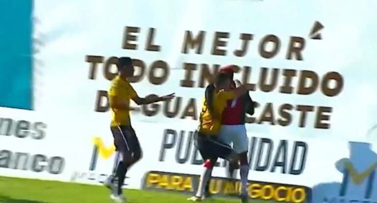 Άγριο ξύλο μεταξύ ποδοσφαιριστών σε αγώνα πρωταθλήματος στην Κόστα Ρίκα! (βίντεο)