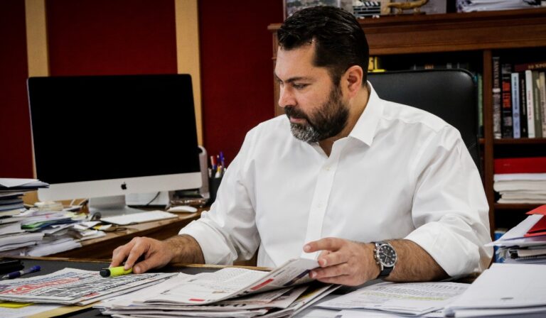 Τηλεοπτικές άδειες: Σήμερα η δίκη Κρέτσου και των συγκατηγορουμένων του για ψευδή βεβαίωση