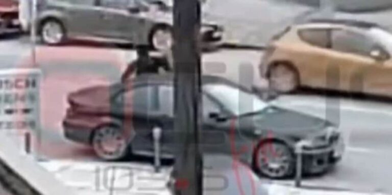 Θεσσαλονίκη: Η στιγμή που ληστής χτυπά 45χρονη έξω από τράπεζα και της παίρνει 14.000 ευρώ – Βίντεο ντοκουμέντο