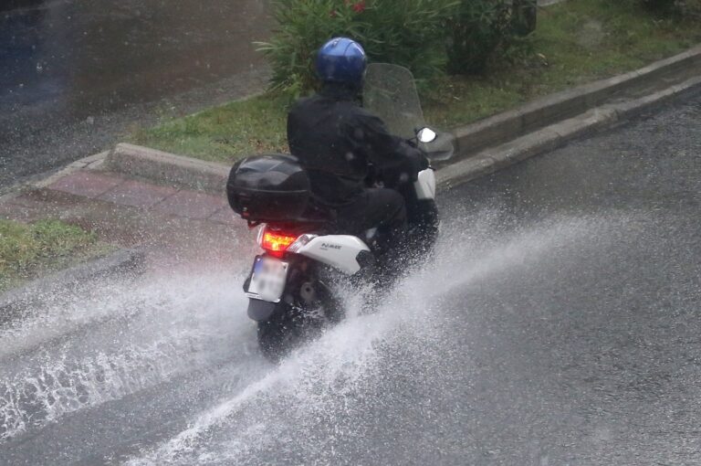 Έκτακτο δελτίο επιδείνωσης του καιρού: Πού θα «χτυπήσει» η κακοκαιρία τις επόμενες ώρες – Τα μέτρα της ΓΓΠΠ