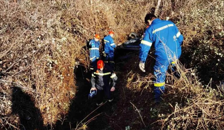 Τρίκαλα: 31χρονος έπεσε με το αμάξι σε κανάλι, τον έψαχναν κι αυτός κοιμόταν σπίτι του!