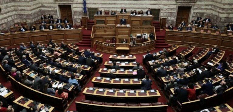 Βουλή: Κατατέθηκε προς κύρωση η αμυντική συμφωνία Ελλάδας – ΗΑΕ