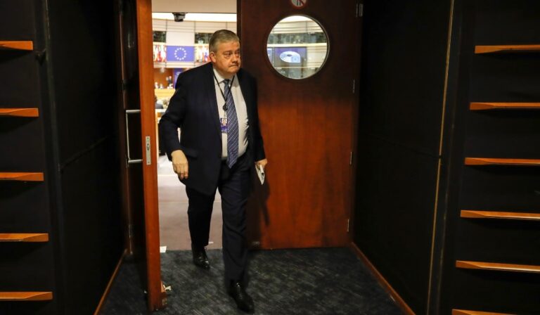 La Repubblica για Qatar Gate: Ο σύντροφος της Καϊλή «καρφώνει» Ταραμπέλα και Κοτσολίνο – «Αυτοί είναι οι διεφθαρμένοι ευρωβουλευτές»