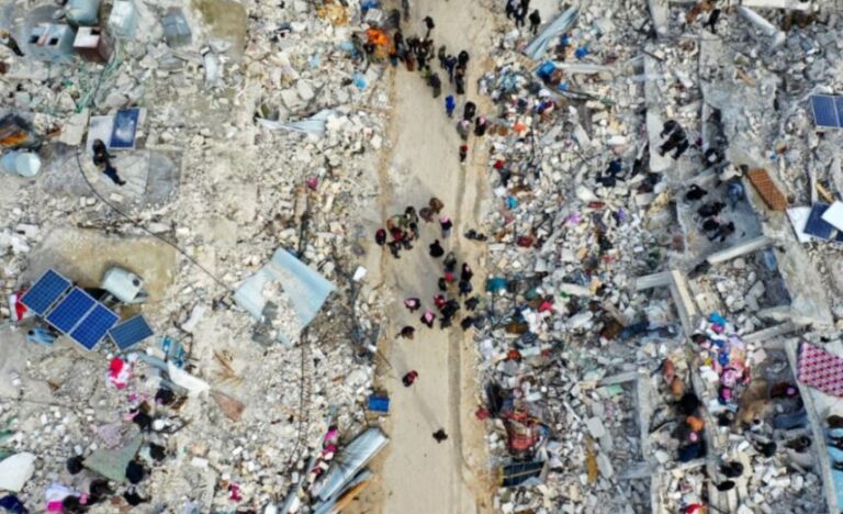 Τουρκία: Τέσσερις συλλήψεις έπειτα από «προκλητικά» μηνύματα για τον σεισμό στα social media!