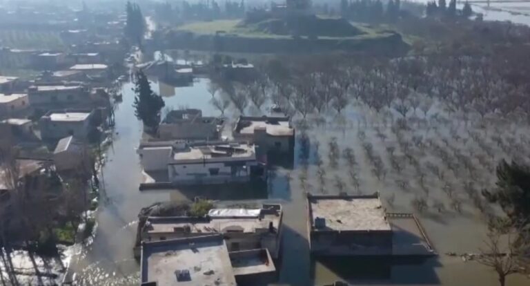 Συρία: Πλημμύρισε μετά τον σεισμό η πόλη Αλ Τλουλ – Εκτοπίστηκαν περίπου 500 οικογένειες (βίντεο)