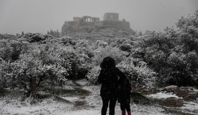 Κακοκαιρία «Barbara»: Σε ετοιμότητα η Αθήνα για τα χιόνια – Τα μέτρα που έχει πάρει ο δήμος