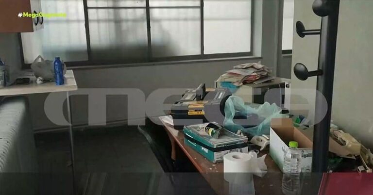 Τέμπη: Εικόνες εγκατάλειψης παρουσιάζει το κτήριο της τηλεδιοίκησης στον σταθμό της Λάρισας – «Τα τρένα ήταν τυφλά» λένε έμπειροι σταθμάρχες (βίντεο)