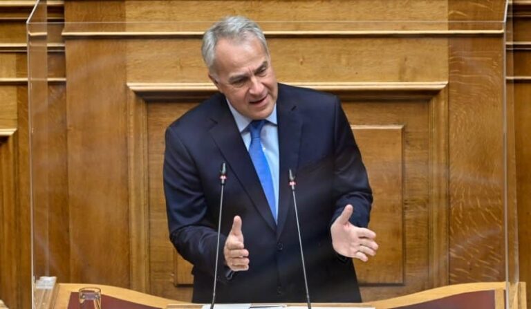 Βορίδης: «Από τη Δευτέρα πρόστιμο στους άνω των 60 ετών αν δεν εμβολιαστούν» (βίντεο)