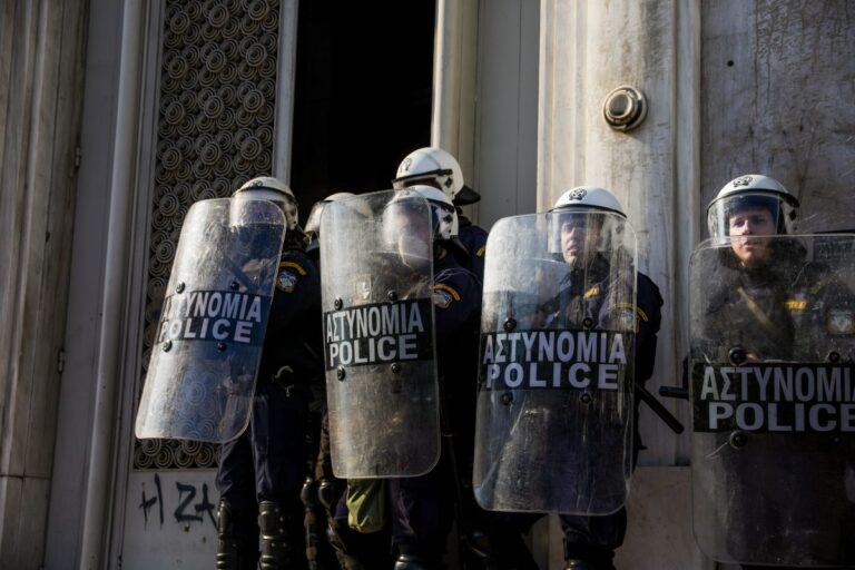 Ένταση και τρεις συλλήψεις σε απεργιακή κινητοποίηση στη Θεσσαλονίκη