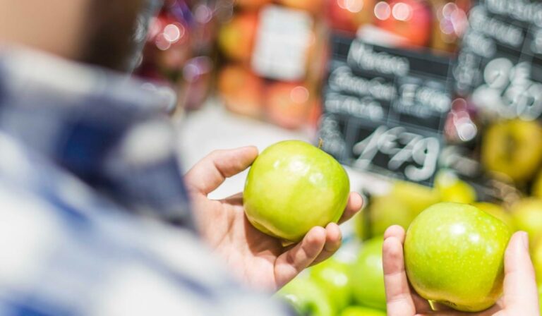 Αχαΐα: Πλανόδιοι μανάβηδες «ξάφρισαν» 800 ευρώ από ηλικιωμένο