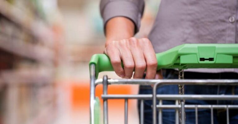 Έρχεται το «καλάθι του νονού» – Τι θα περιλαμβάνει