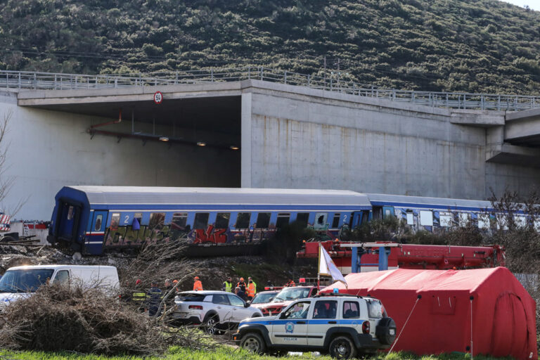 Τραγωδία στα Τέμπη: Σοκαριστικές καταγγελίες –  Ένας σταθμάρχης έφυγε από τη βάρδια τη μοιραία νύχτα