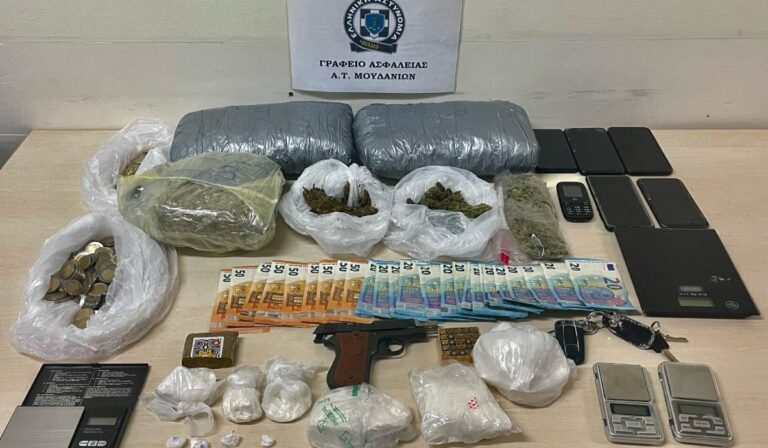 Θεσσαλονίκη: Αλλοδαποί έκρυβαν στο σπίτι τους ποσότητες κοκαΐνης, χασίς και όπλο