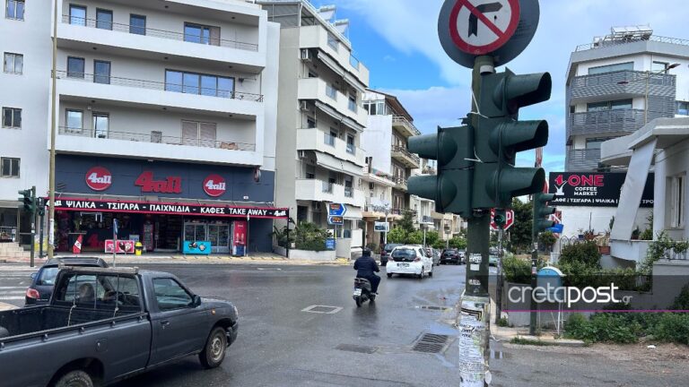 Απίστευτο: Φανάρι στο Ηράκλειο είναι στραμμένο προς το… πεζοδρόμιο! (εικόνες)