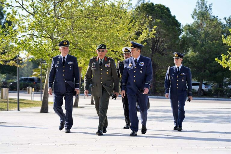 Χαιρετισμός αρχηγού ΓΕΕΘΑ στο 8ο Συνέδριο Αεροπορικής Ισχύος: «Οι ελληνικές Ένοπλες Δυνάμεις αναβαθμίζονται συνέχεια» (εικόνες)